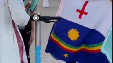 Agredieron a periodista en Qatar, porque confundieron su bandera de Pernambuco con la LGBT