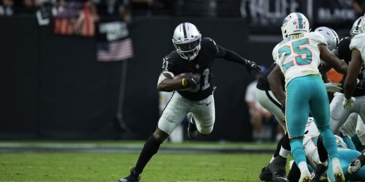 Raiders con mejor marca de puntos anotados en la duodécima semana de la NFL