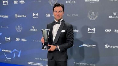 «Checo» Pérez, primer mexicano que recibe galardón de la FIA por su desempeño dentro de la máxima categoría del automovilismo