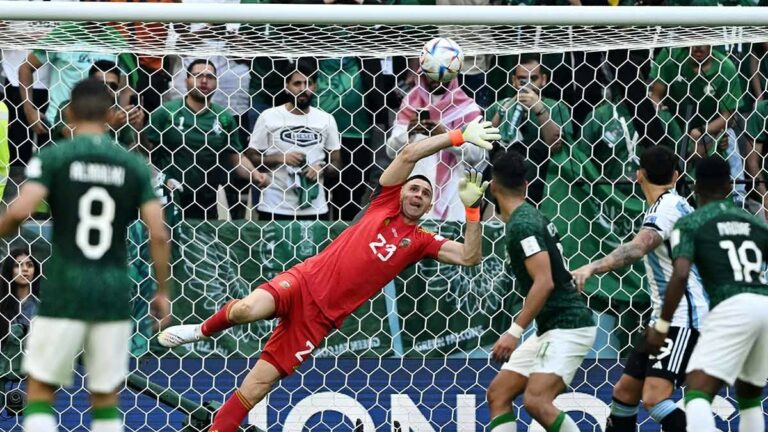 Arabia Saudita derrota a Argentina 2-1