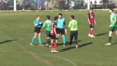 Detienen a futbolista por golpear a una árbitra en Argentina