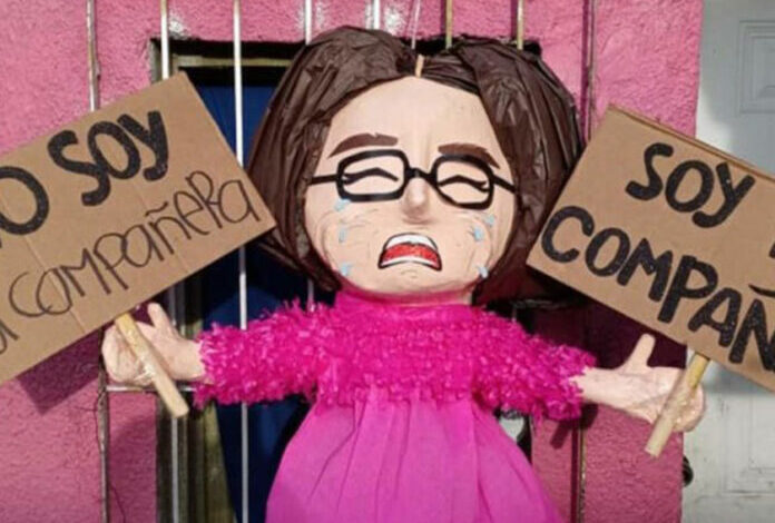 Crean piñata de «compañere»