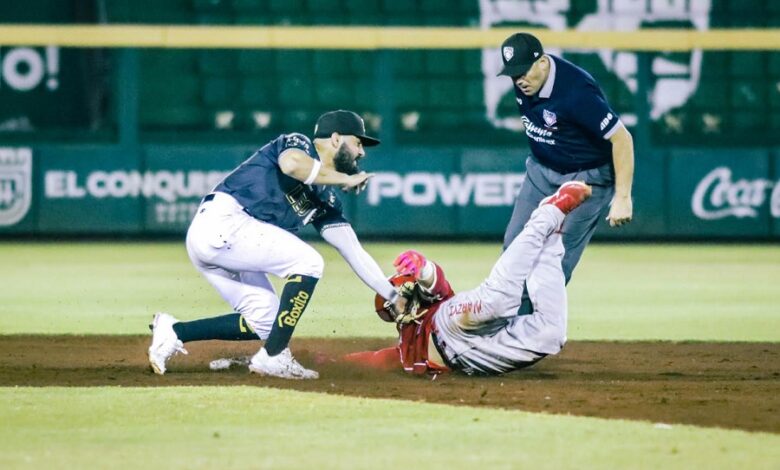 Se lleva la serie Leones sobre El Águila