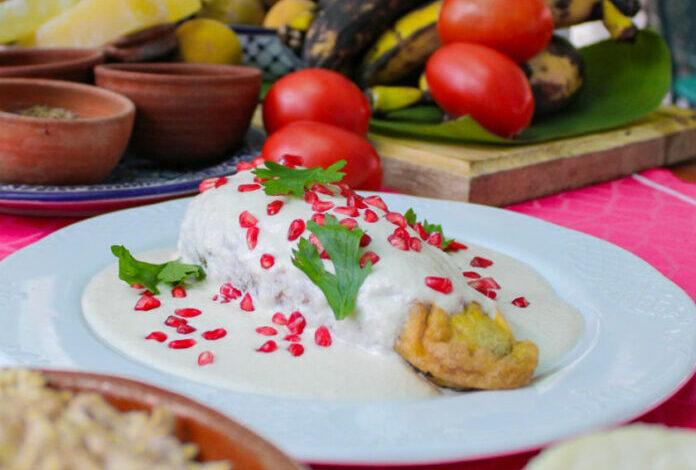 Chile en Nogada, una rica tradición y motor del campo poblano