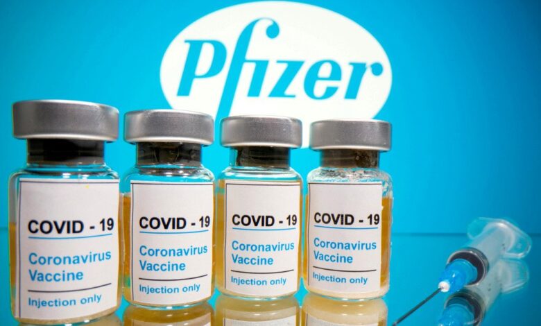 Desmiente supuestos desmayos y muertes por vacuna de Pfizer