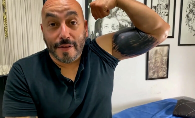 Lupillo Rivera modificará en vivo tatuaje con el que cubrió el rostro de Belinda