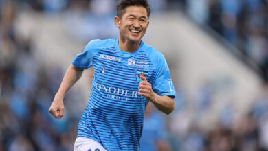 Debuta con 56 años el futbolista Kazuyoshi Miura