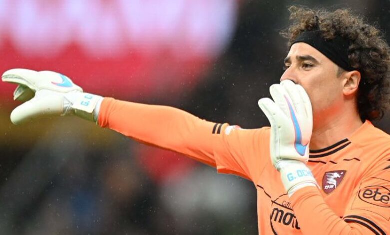 Guillermo Ochoa como titular en el empate del Salernitana contra el Bologna