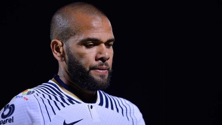 Pumas exige indemnización de 5 millones de dólares a Dani Alves