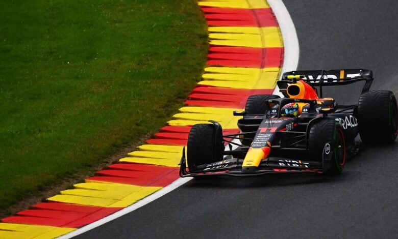 «Llegó Hamilton y arruinó la parte derecha del auto» : Checo Pérez tras salida de sprint en Bélgica