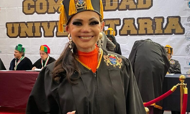 Carmen Campuzano presumió en sus redes su doctorado Honoris Causa