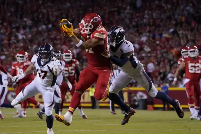 Chiefs vencen a los Broncos 19-8