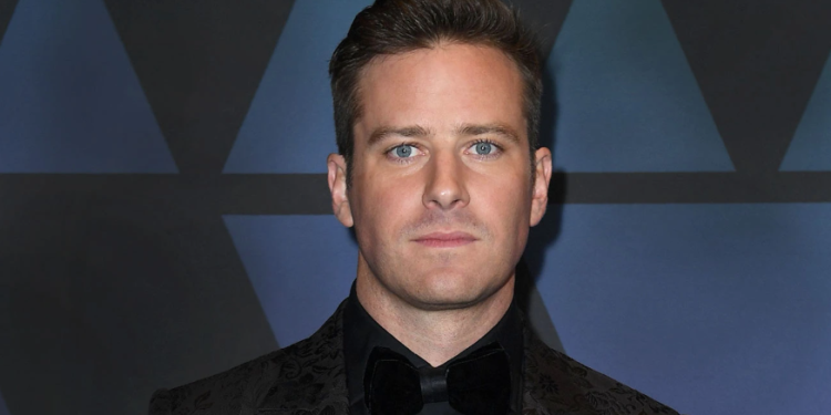 Armie Hammer habla por primera vez tras acusaciones de canibalismo