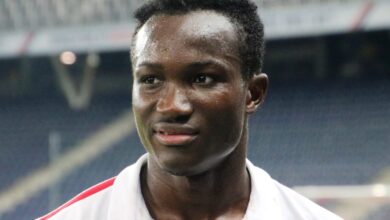 Muere el jugador ghanés Raphael Dwamena tras desplomarse durante partido