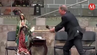 Pastor destroza estatua de la Virgen de Guadalupe en Tamaulipas.