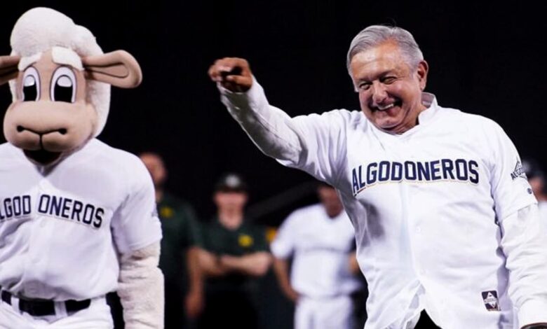 Se congratula López Obrador que Algodoneros de Guasave esté en Play Offs