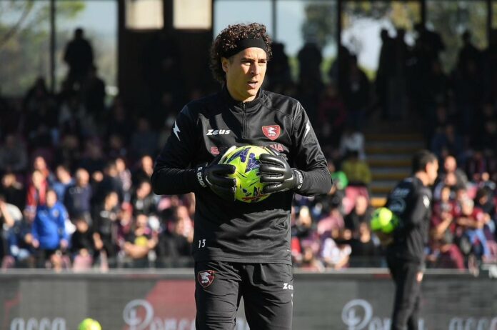 Debuta Memo Ochoa en Italia y evita goleada ante Milan