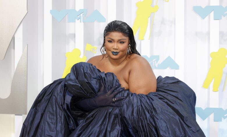 Lizzo es demandada por acoso sexual y “ambiente laboral hostil”