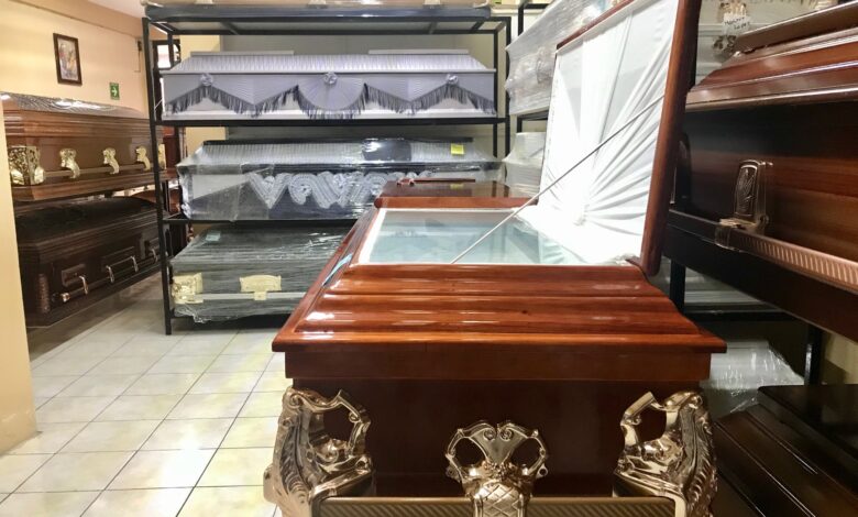 Restricción de funerales afecta proceso de aceptación de pérdida: Especialista