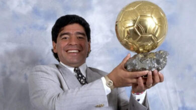 Corte prohíbe subasta e incauta Balón de Oro de Maradona 1986