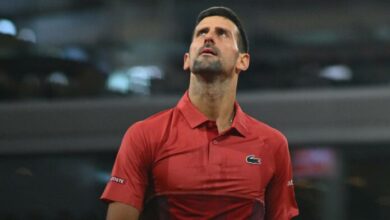 Novak Djokovic deja Roland Garros por lesión