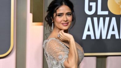 Salma Hayek llegó con dulces a los Golden Globes 2023