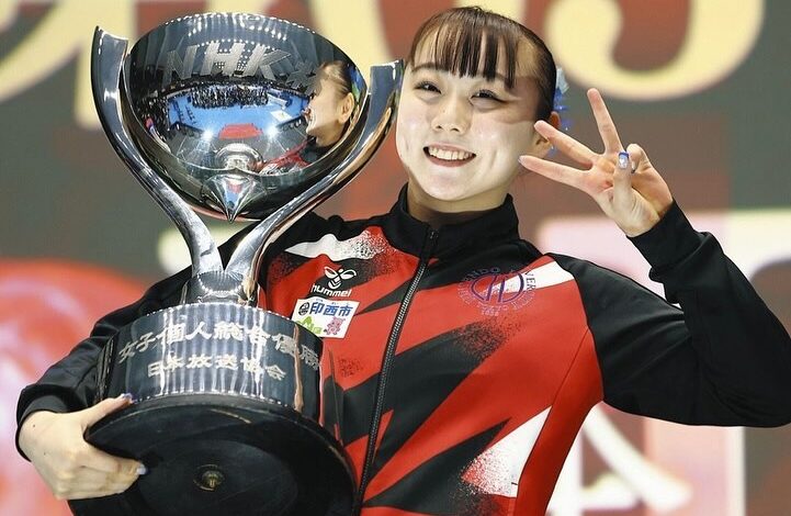 Expulsan a la gimnasta Shoko Miyata por fumar y beber alcohol