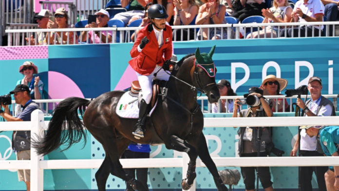 Andrés Azcárraga pasa a la final de salto ecuestre en París 2024