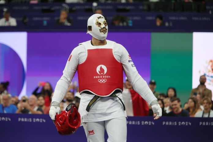 Carlos Sansores se mete al repechaje de taekwondo en París 2024